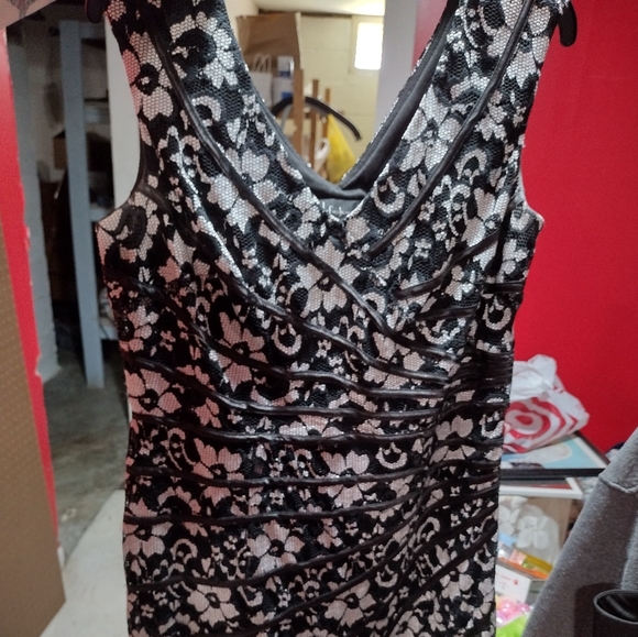 S. L. Fashions dress - Picture 1 of 3